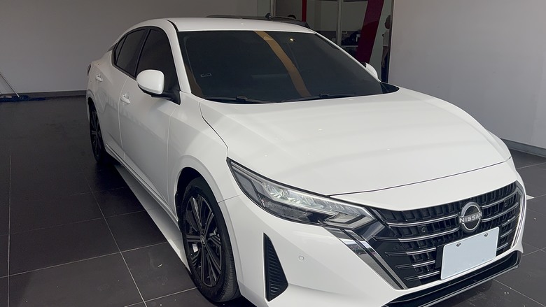 [開箱]NISSAN ALL NEW SENTRA 外觀照
