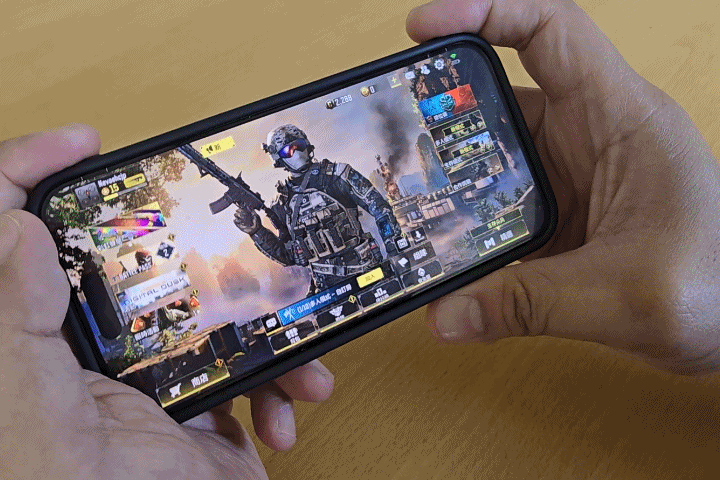 Buff效果加成【犀牛盾 RhinoBuff FPS 精準操控套組】讓iPhone瞄準擊發彈指瞬間!!