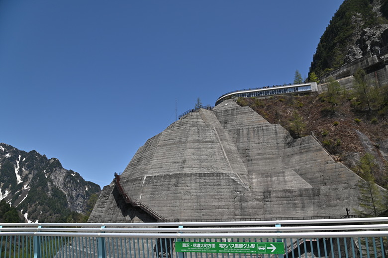 白雪皚皚的立山黑部與鬱鬱葱葱的上高地散步之旅-上