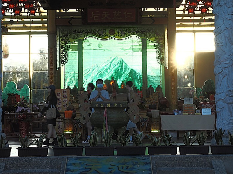 玻璃媽祖廟-台灣護聖宮、臺灣玻璃館、白蘭氏健康博物館、緞帶王觀光工廠、卷木生活館,外掛大埔鐵板燒 — 「2024鹿港慶端陽」活動之三 — 彰濱工業區觀光工廠群