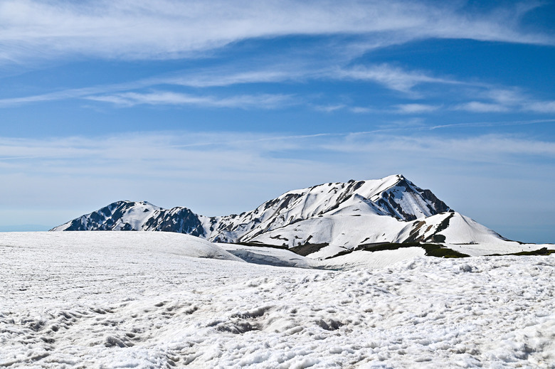 白雪皚皚的立山黑部與鬱鬱葱葱的上高地散步之旅-上