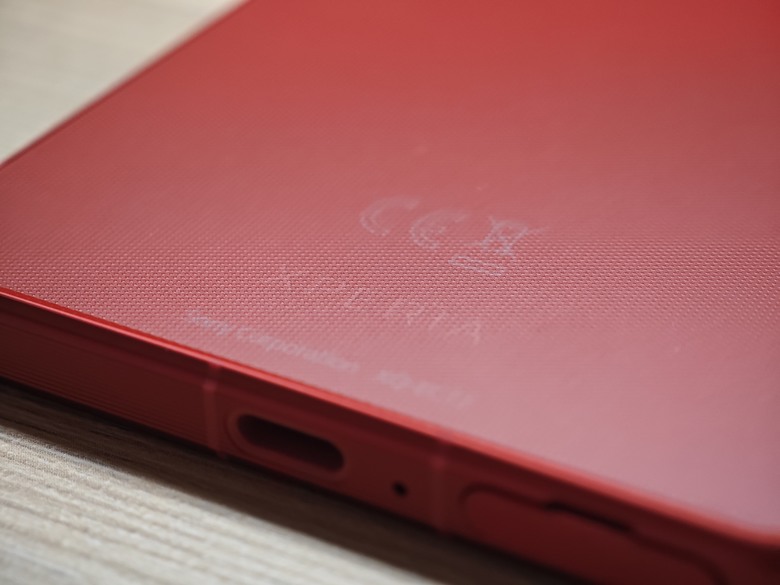 [開箱]：Sony堅持的浪漫-Xperia 1 VI 緋紅版