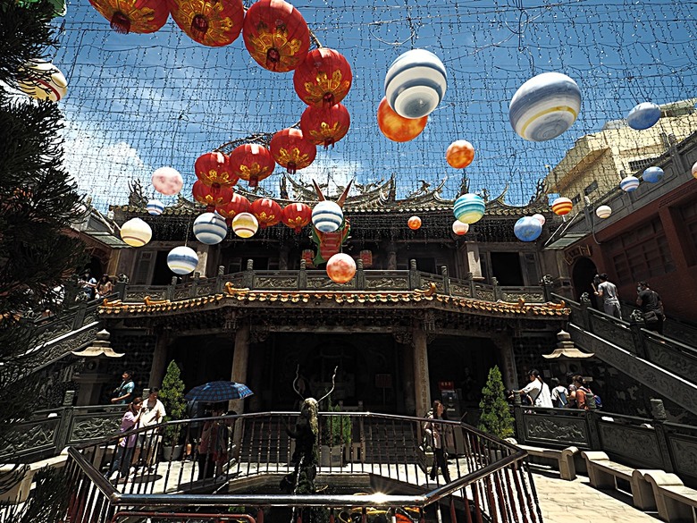 鹿港老街(隘門、友鹿軒、意和行、半邊井)、天后宮、新祖宮(勅建天后宮)、城隍廟、永安宮、三山國王廟、南靖宮，還有兌換贈品的彰化縣旅遊服務中心 — 「2024鹿港慶端陽」活動之四 — 鹿港老街與市街北段廟宇群