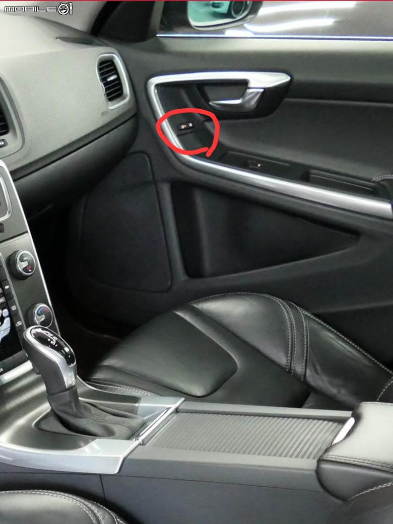 volvo s60副駕的門鎖鈕……