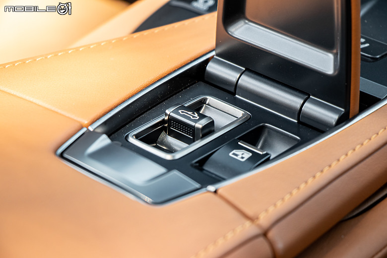 八缸配上空就是真理!Mercedes-AMG SL 55 x Lexus LC 500 Convertible x Jaguar F-Type R75 Convertible