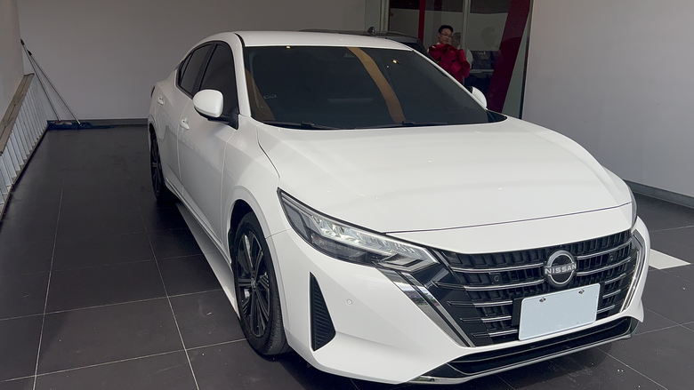 [開箱]NISSAN ALL NEW SENTRA 外觀照
