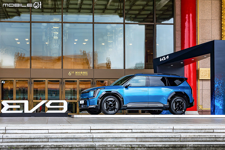 【採訪】Kia EV9 雙車型 279.9、299.9 萬元正式上市,GT-line 較預售新增「熱泵系統」及「 進階型遙控智慧停車」等配備!