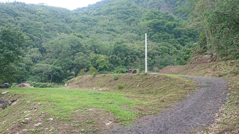 單人機車露營 🏍夏季輕量化露營 一個背包那瑪夏山上半野營