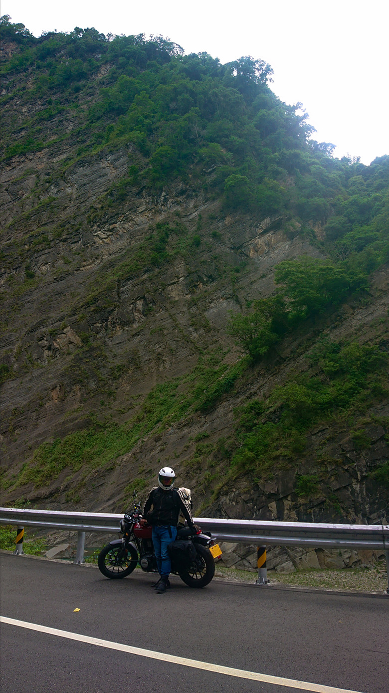 單人機車露營 🏍夏季輕量化露營 一個背包那瑪夏山上半野營