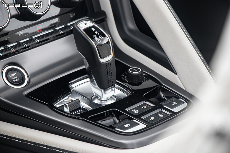 八缸配上空就是真理！Mercedes-AMG SL 55 x Lexus LC 500 Convertible x Jaguar F-Type R75 Convertible