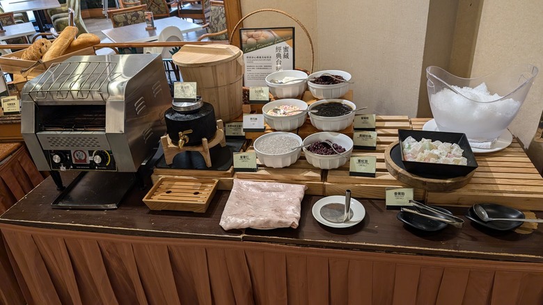 我們家的兩天一夜小旅行 - 再訪新竹煙波湖濱館 / 或者工藝櫥窗 / 城隍廟周邊小吃之旅