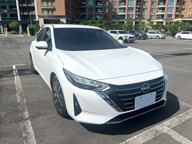 [開箱]NISSAN ALL NEW SENTRA 外觀照