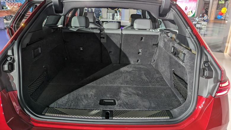 參訪華山BMW Future Hub電能領域, 看到最美的旅行車BMW i5 Touring
