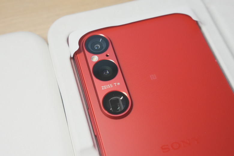[開箱]：Sony堅持的浪漫-Xperia 1 VI 緋紅版