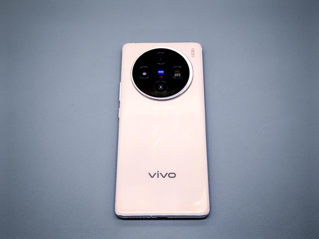 vivo X100！2024標準版の影像王者！