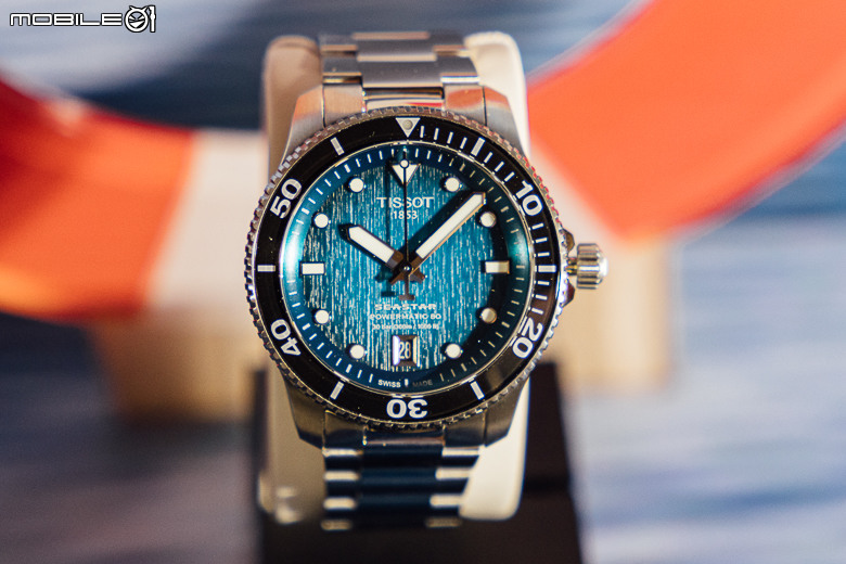 TISSOT 海星系列「40mm自動款腕錶」全黑 PVD 款登場，國民男神「坤達」現場演繹！