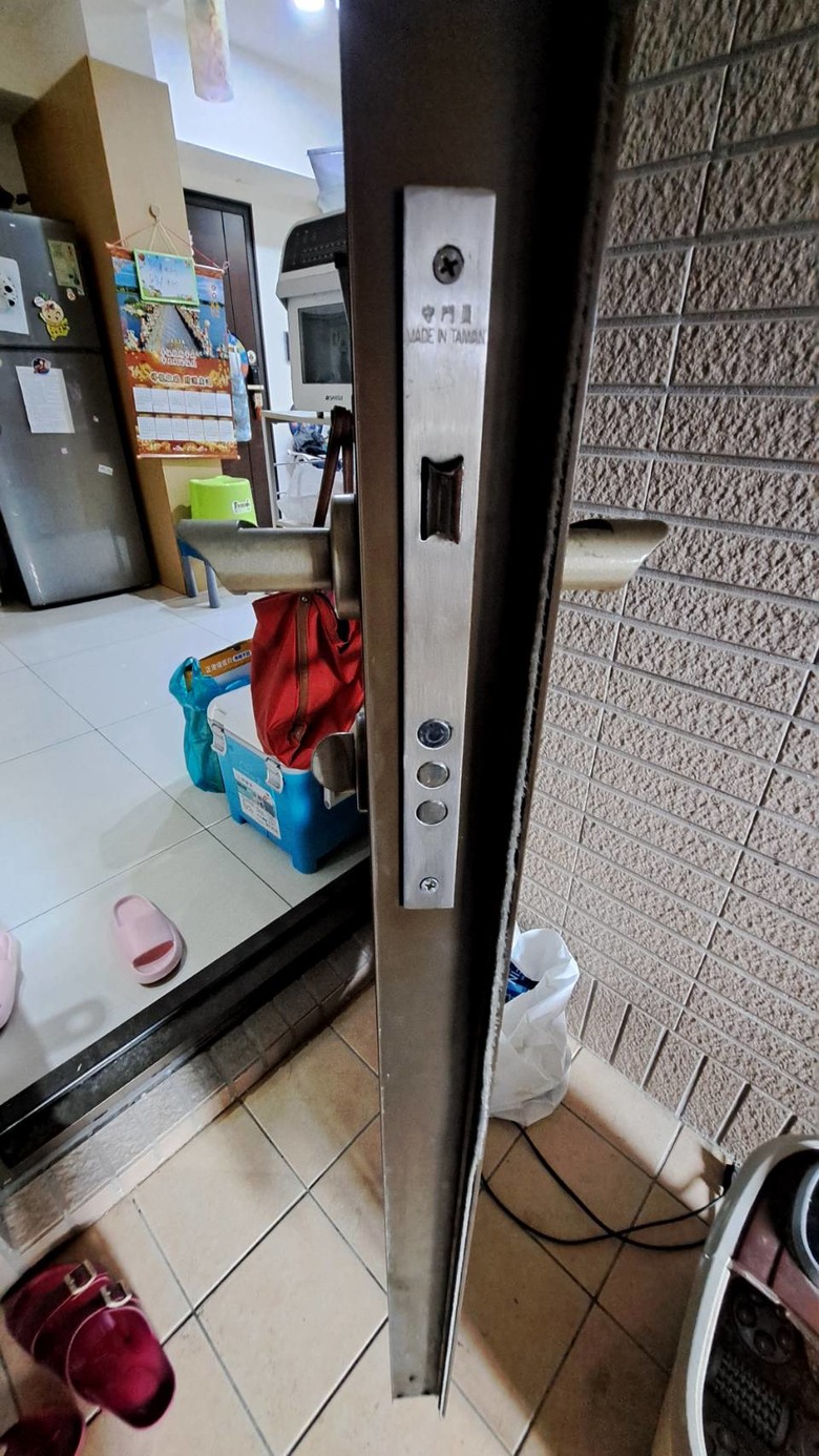 這種通風門鎖怎麼拆