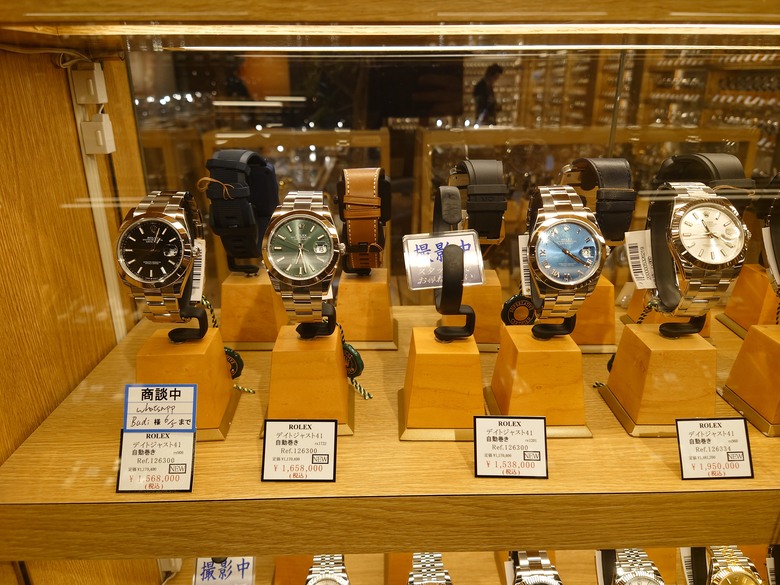 點我看大圖 一日快閃中野買表記-Navitimer Ref. 806 1959 開箱與2024 ROLEX價格與IWC 骨董錶分享