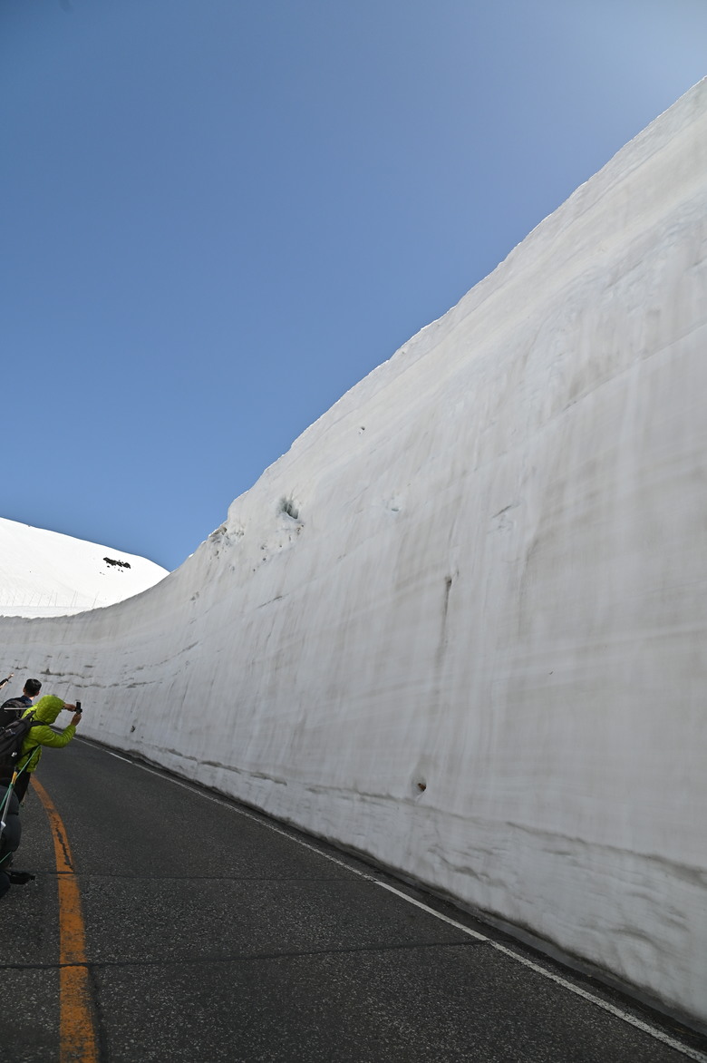 白雪皚皚的立山黑部與鬱鬱葱葱的上高地散步之旅-上