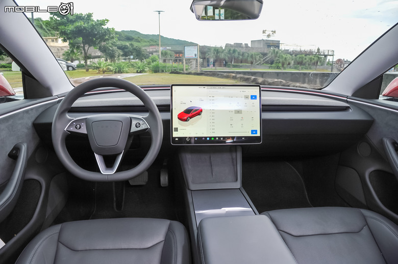 Tesla Model 3 煥新版試駕|雖然介面更簡化但仍是高性價比的一時之選!