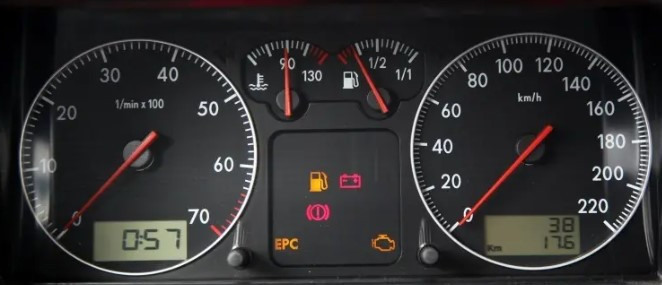 [已解決] 電車機車 最高時速 是 多少 ?