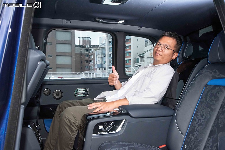 Rolls-Royce Black Badge Cullinan Blue Shadow試駕|極致工藝無與倫比,彰顯全台唯一的霸氣!