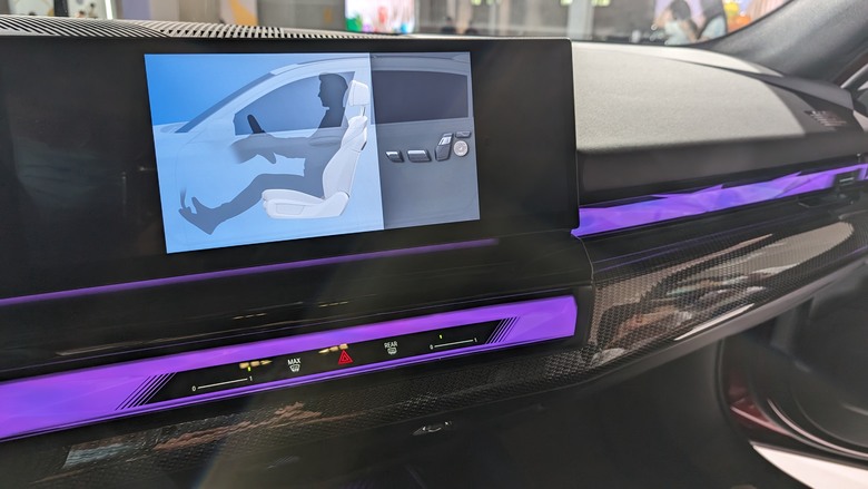 參訪華山BMW Future Hub電能領域, 看到最美的旅行車BMW i5 Touring