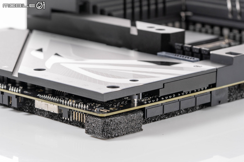 ROG BTF 背插主機板／顯示卡／機殼組合實裝體驗 打造頂級視覺效果的不二之選
