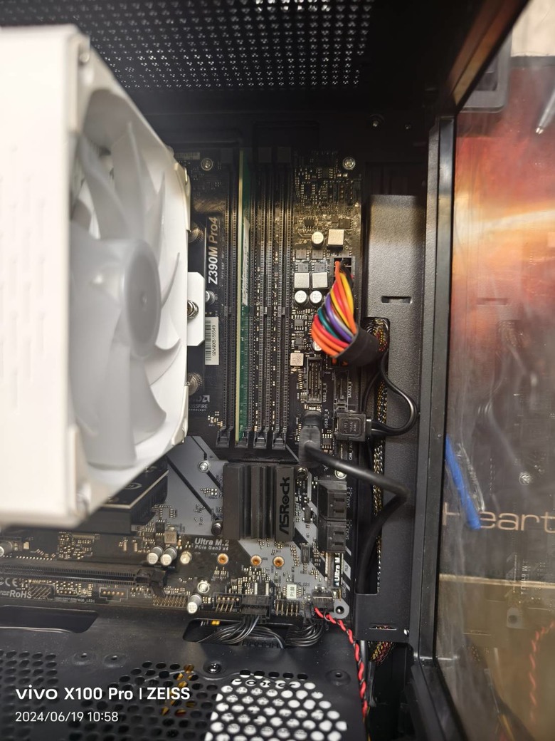 閒聊 將上市開箱 粉紅迷你 M-ATX 海砂屋(自帶RGB X3入)