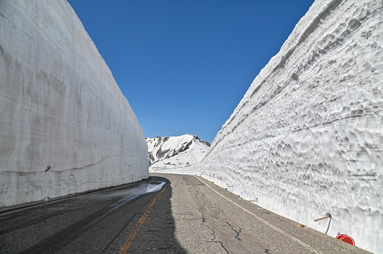 白雪皚皚的立山黑部與鬱鬱葱葱的上高地散步之旅-上