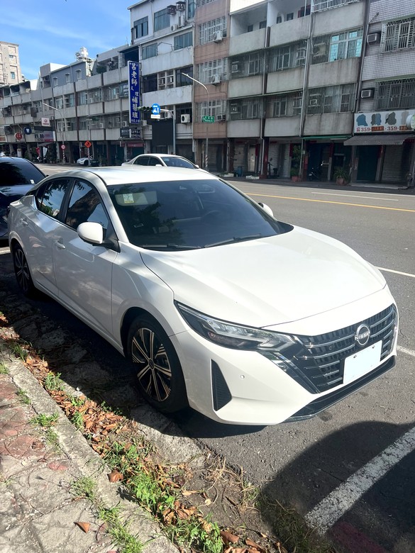 [開箱]NISSAN ALL NEW SENTRA 外觀照