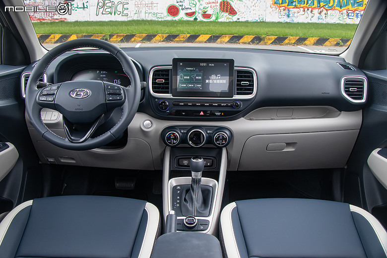 Hyundai Venue 小改款試駕｜補齊ACC是重點，但凌駕同級的動態表現更是賣點！