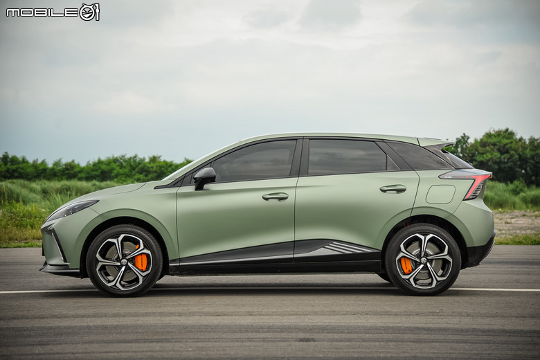 MG4 EV XPOWER 搶先試駕|登頂成為售價最親民的國產性能之王!