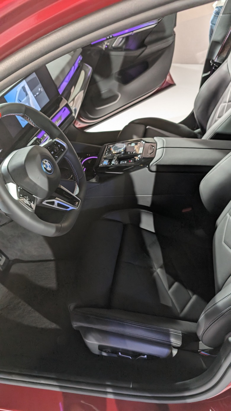 參訪華山BMW Future Hub電能領域, 看到最美的旅行車BMW i5 Touring