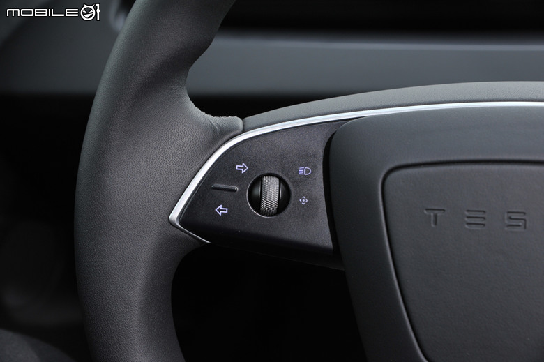 Tesla Model 3 煥新版試駕|雖然介面更簡化但仍是高性價比的一時之選!