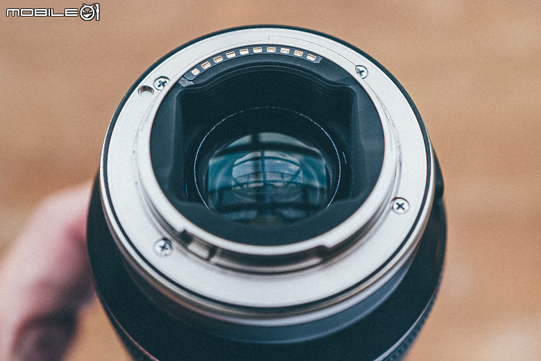 Tamron 50-300mm f/4.5-6.3 Di III VC VXD（A069）評測報告｜戶外取景更便利、近攝能力同步升級！