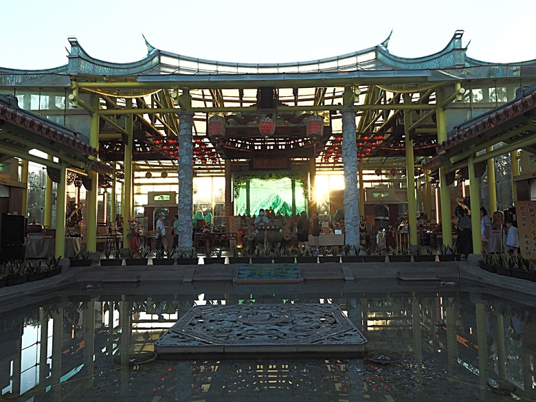 玻璃媽祖廟-台灣護聖宮、臺灣玻璃館、白蘭氏健康博物館、緞帶王觀光工廠、卷木生活館,外掛大埔鐵板燒 — 「2024鹿港慶端陽」活動之三 — 彰濱工業區觀光工廠群