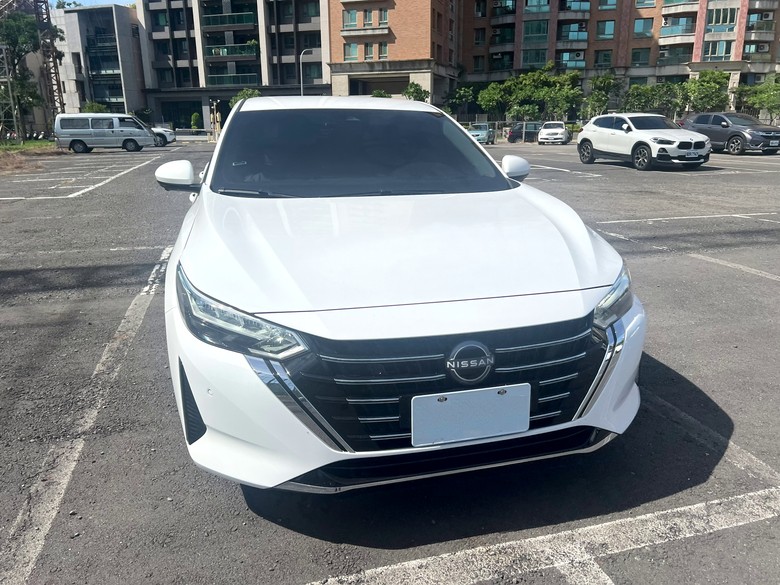 [開箱]NISSAN ALL NEW SENTRA 外觀照