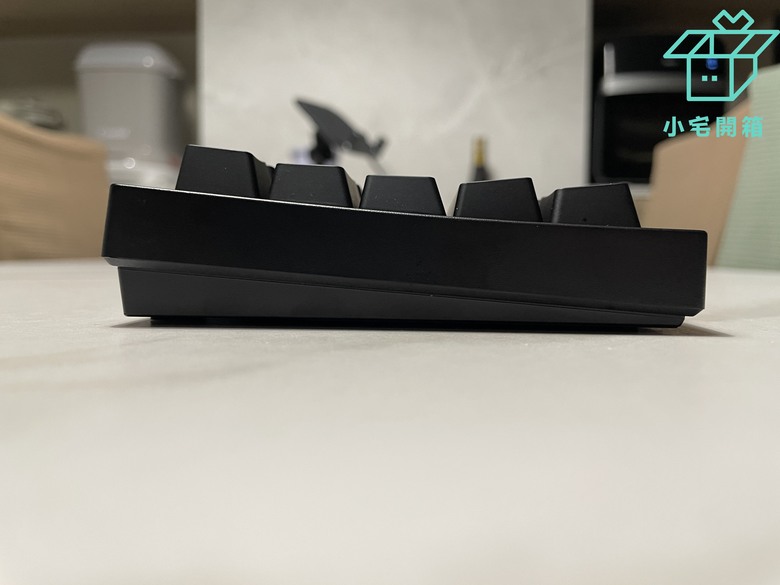 【小宅開箱】德國原廠Cherry XTRFY K5V2 65_機械鍵盤開箱，新軸體的魅力無法擋！