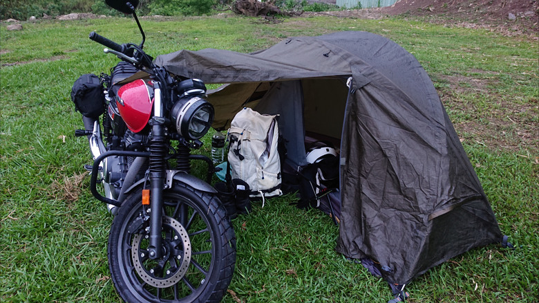 單人機車露營 🏍夏季輕量化露營 一個背包那瑪夏山上半野營