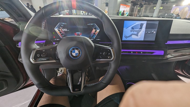 參訪華山BMW Future Hub電能領域, 看到最美的旅行車BMW i5 Touring