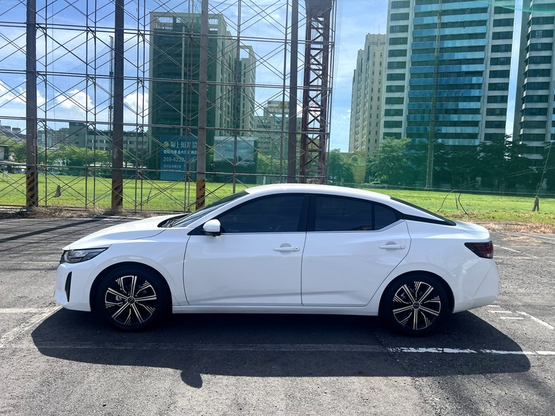 [開箱]NISSAN ALL NEW SENTRA 外觀照