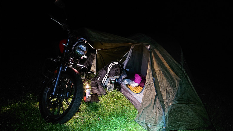 單人機車露營 🏍夏季輕量化露營 一個背包那瑪夏山上半野營