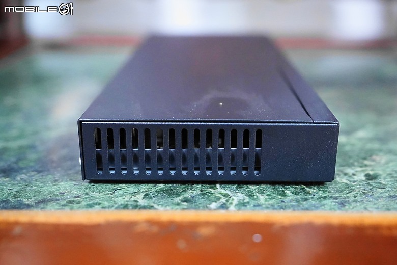 ZYXEL Nebula全家餐 XMG1915-10EP & NWA130BE開箱&測速分享