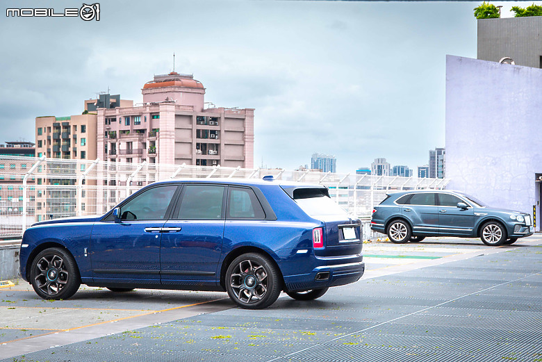 Rolls-Royce Black Badge Cullinan Blue Shadow試駕|極致工藝無與倫比,彰顯全台唯一的霸氣!