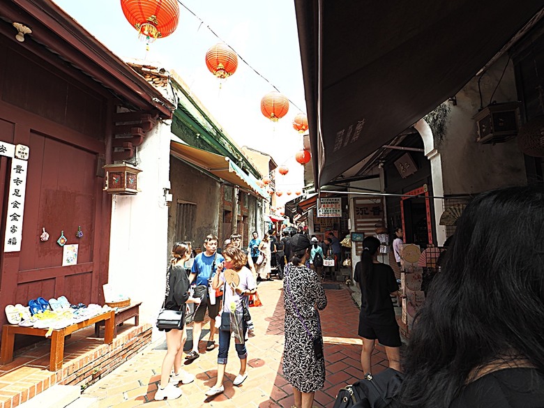 鹿港老街(隘門、友鹿軒、意和行、半邊井)、天后宮、新祖宮(勅建天后宮)、城隍廟、永安宮、三山國王廟、南靖宮，還有兌換贈品的彰化縣旅遊服務中心 — 「2024鹿港慶端陽」活動之四 — 鹿港老街與市街北段廟宇群