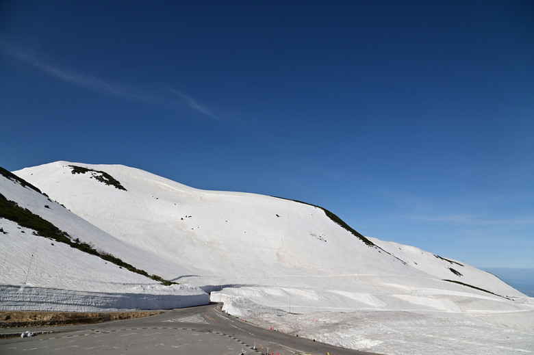 白雪皚皚的立山黑部與鬱鬱葱葱的上高地散步之旅-下
