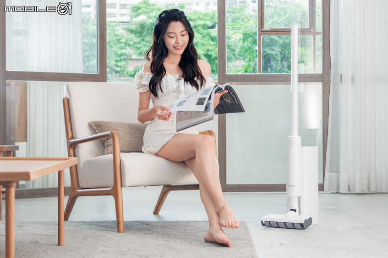 Panasonic MC-KC1W 自動集塵One Box吸塵器體驗|輕巧靈活,集塵、充電一次完成!