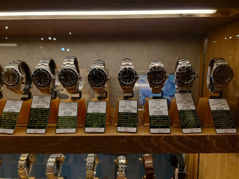 點我看大圖 一日快閃中野買表記-Navitimer Ref. 806 1959 開箱與2024 ROLEX價格與IWC 骨董錶分享