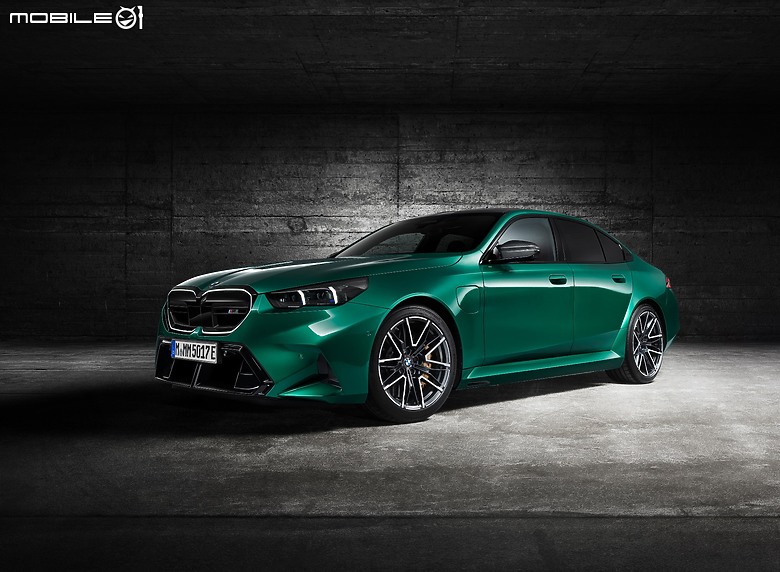 【海外新訊】BMW 全新 M5 亮相,車系首度配備 M Hybrid 系統可爆發 727 hp 馬力!